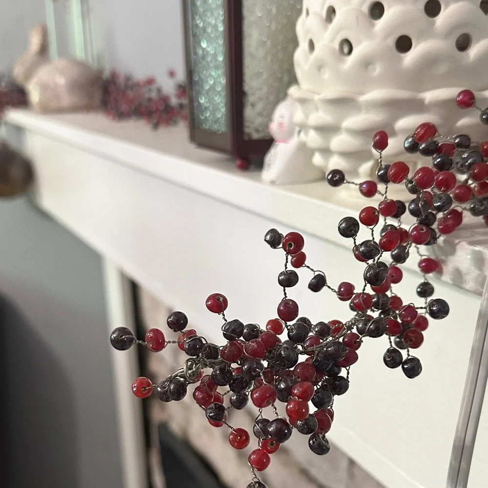Pottery Barn Vintage Festive Red and Black Berry Garland